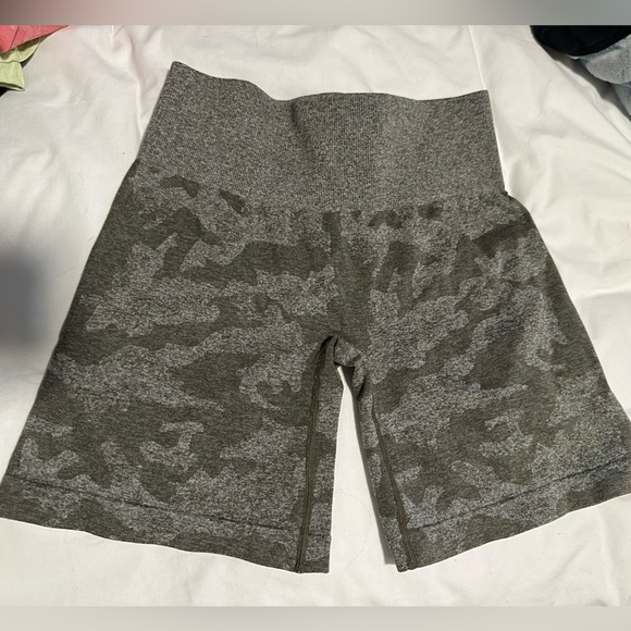 NVGTN Seamless Camo Shorts - Picture 1 of 5